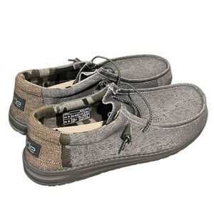 Hey Dude Wally blue camo light weight shoe men’s size 9